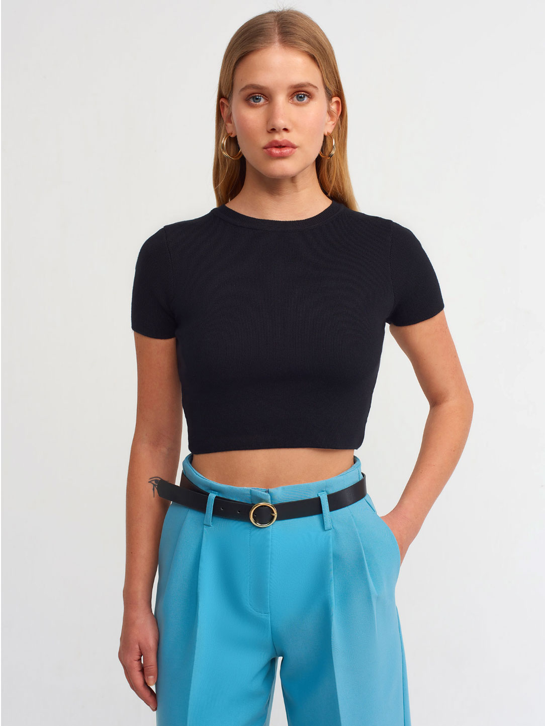 Bisiklet Yaka Kısa Kol İnce Crop Siyah Kazak