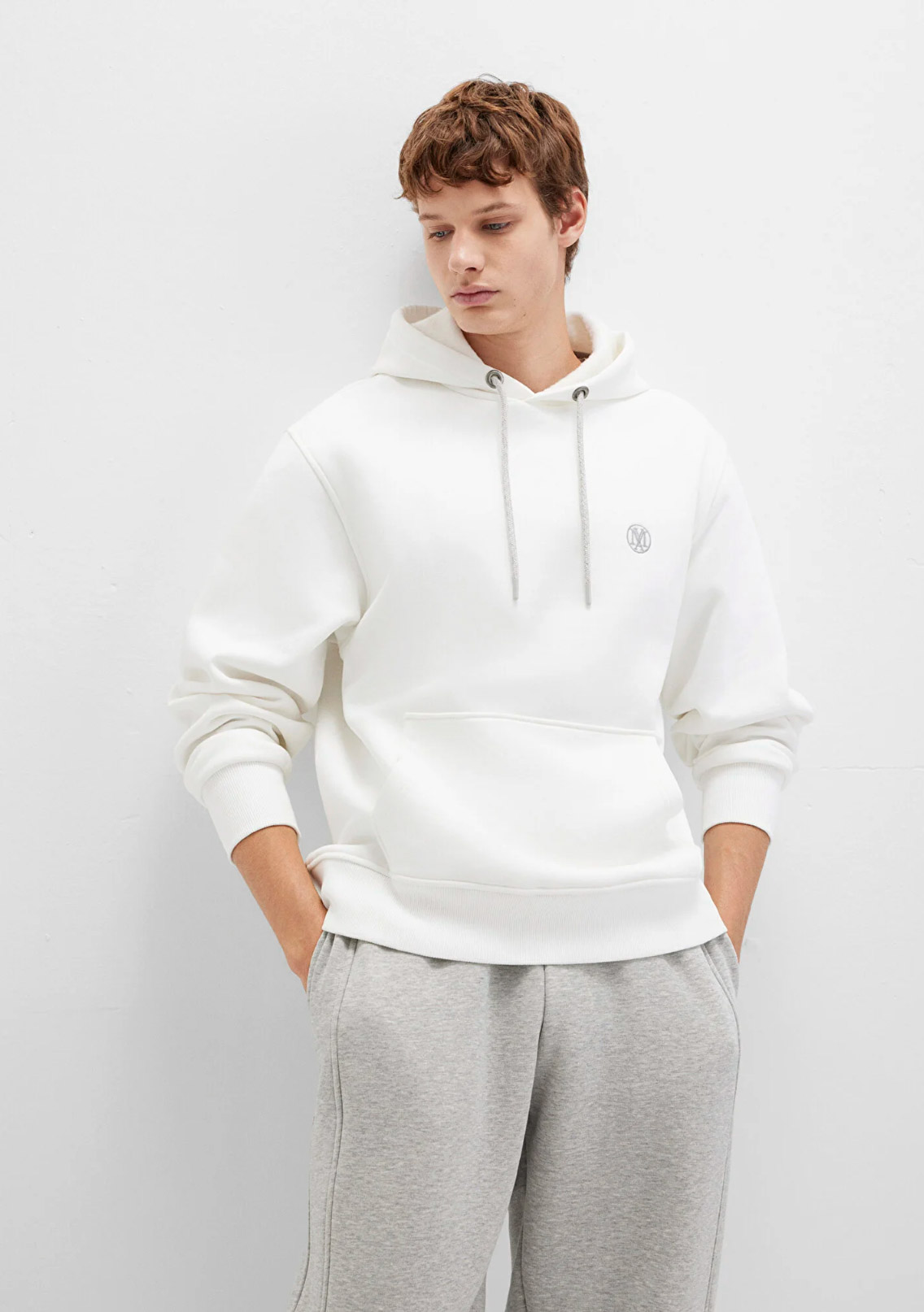 Mavi Logo Nakışlı Kapüşonlu Kırık Beyaz Oversize Sweatshirt