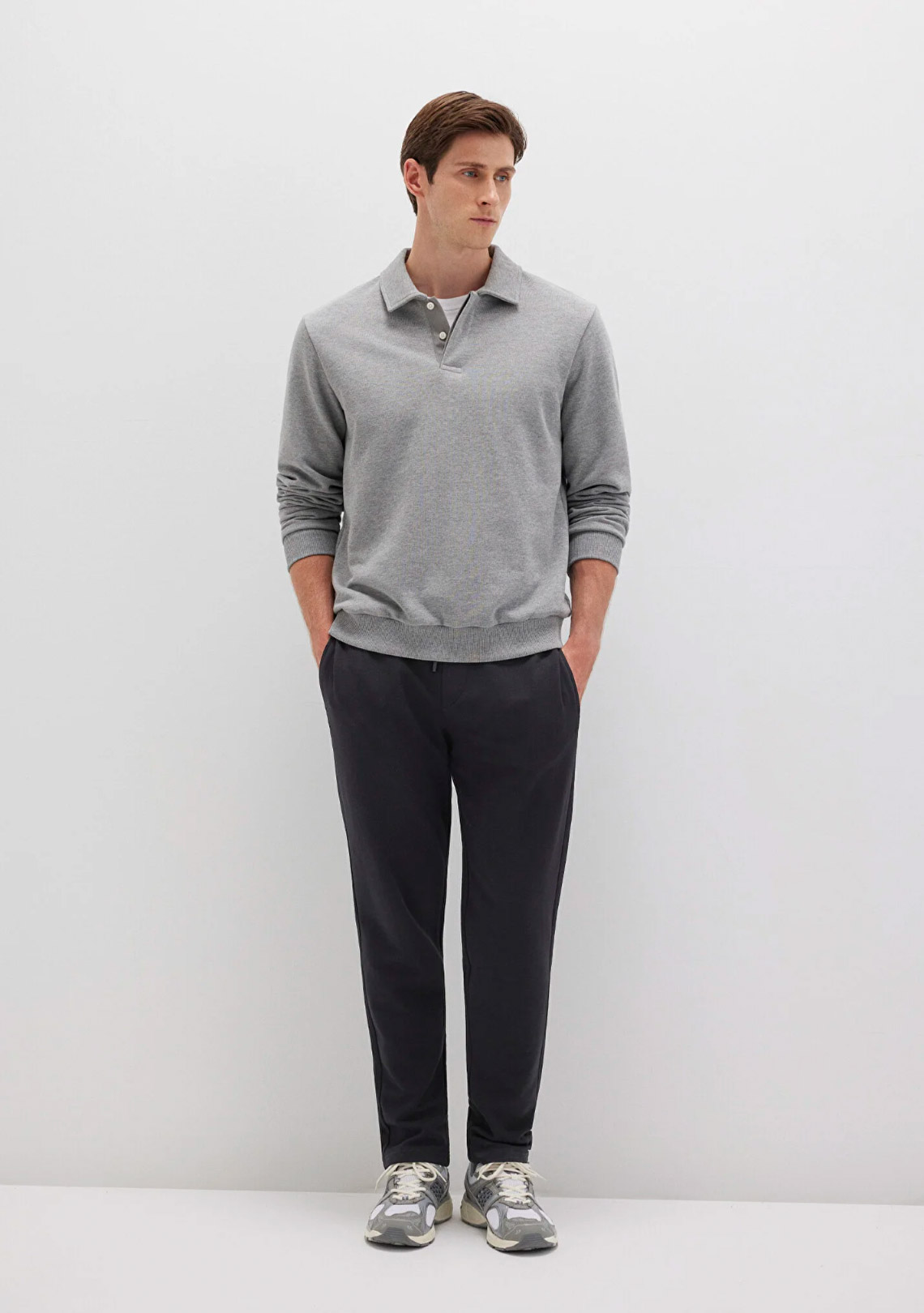 Siyah Basic Regular Fit Lastiksiz Paça Eşofman Altı