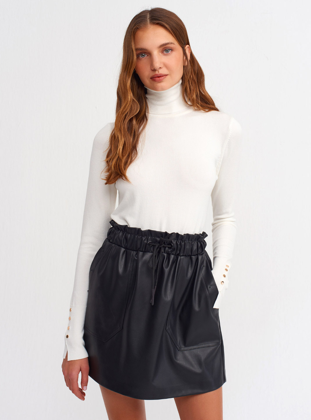 Tam Balıkçı Yaka Kolu Gold Düğmeli Ekru Kazak