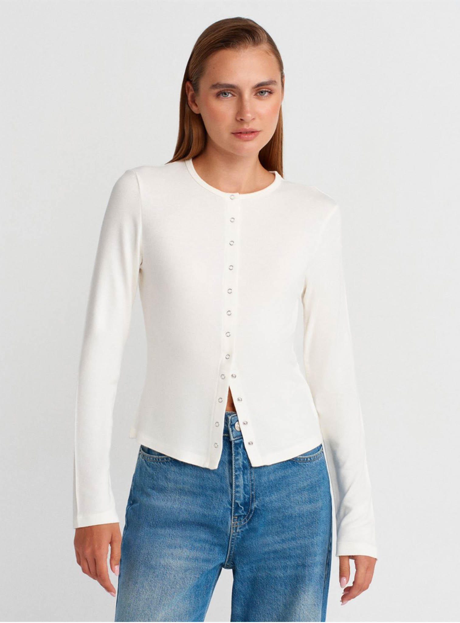 Uzun Kollu Boydan Çıtçıtlı Ekru Slim Fit Hırka