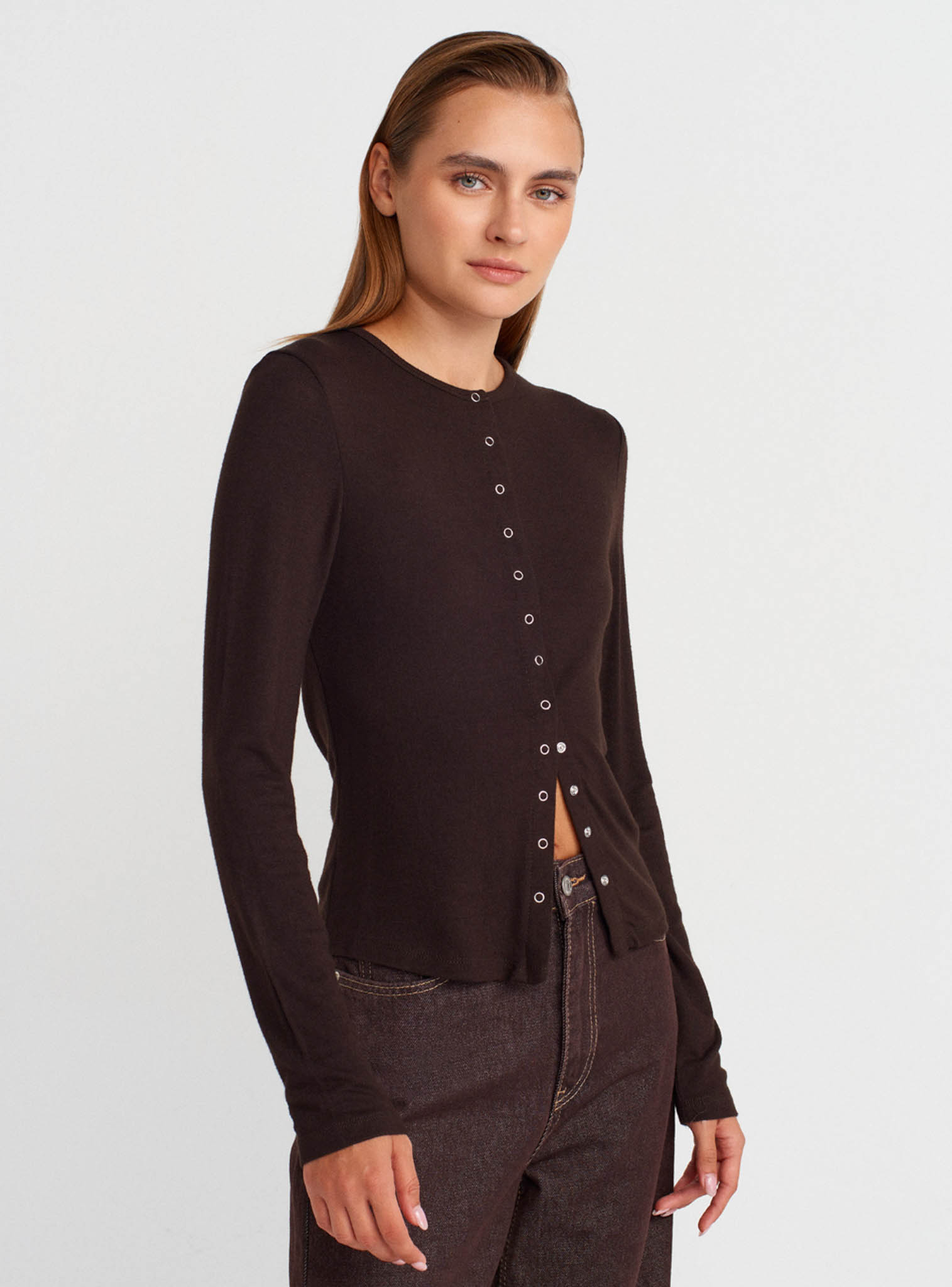 Uzun Kollu Boydan Çıtçıtlı Ekru Slim Fit Bluz