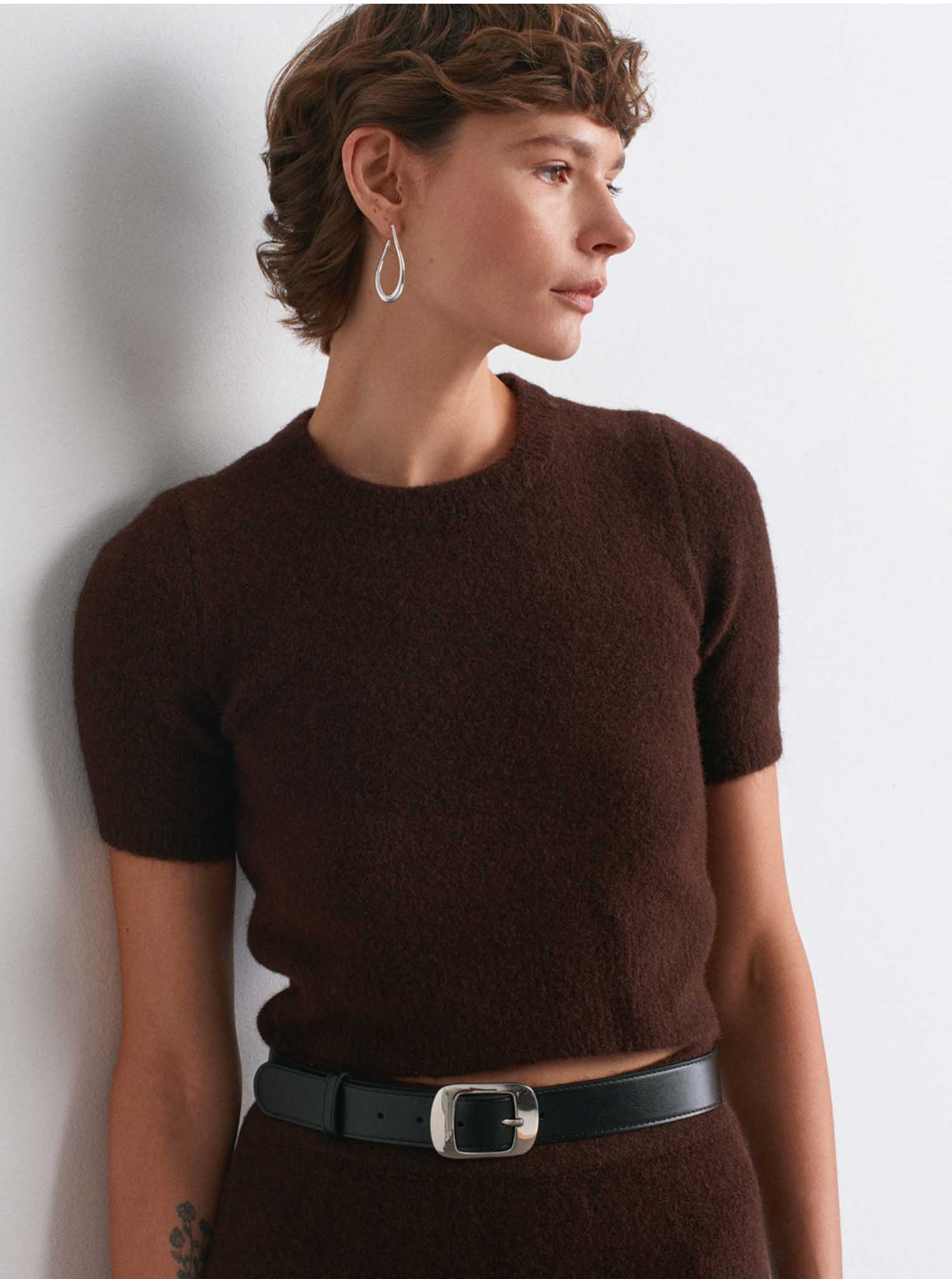 Yün Karışımlı Kısa Kol Kahve Triko Crop Kazak